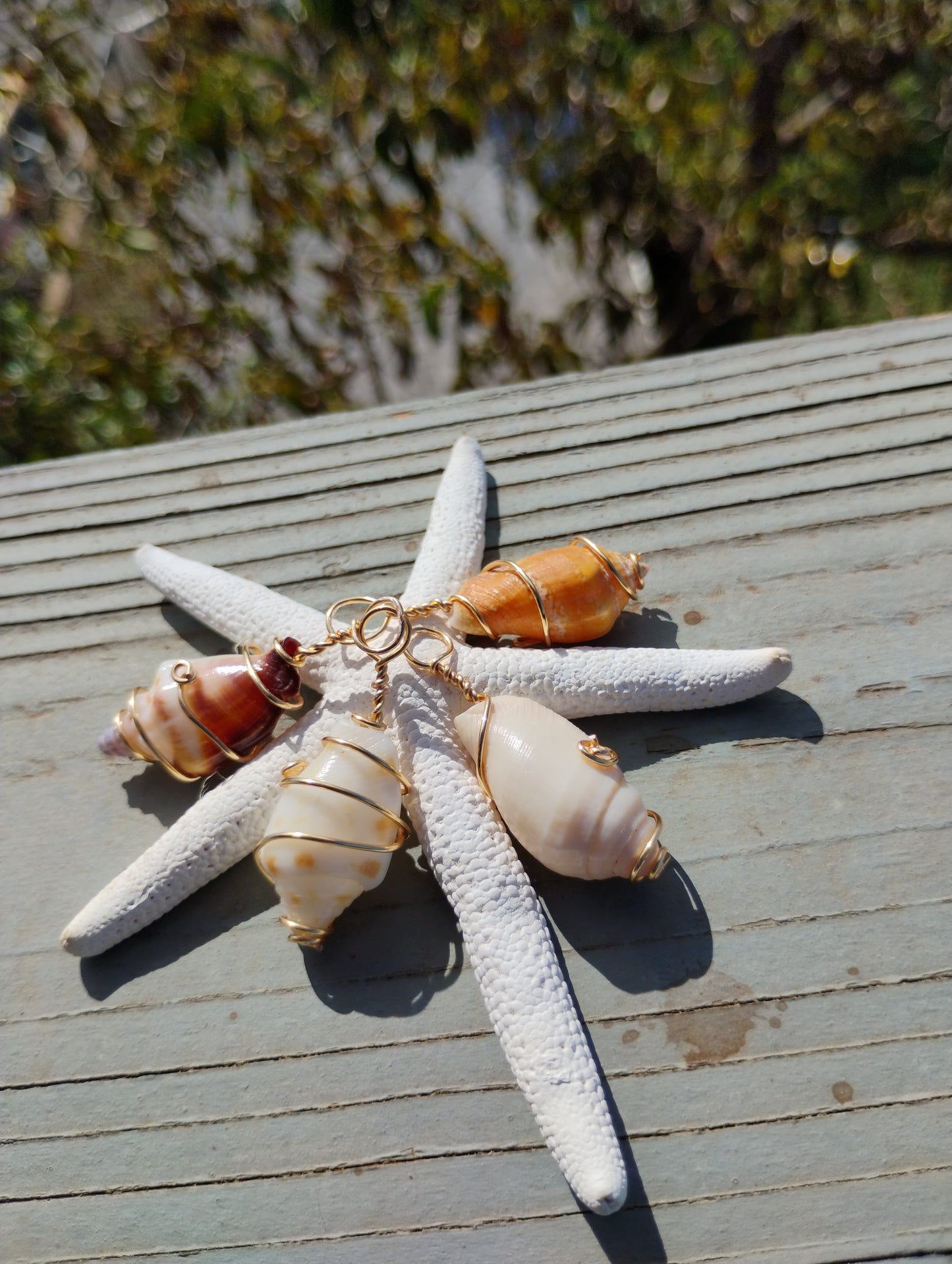 Small Hawaiian seashell pendant
